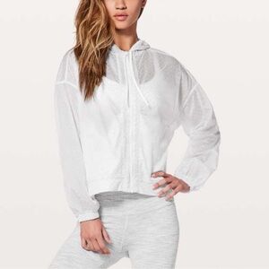 Lululemon Athletica Find your Flock jacket in Alpine white